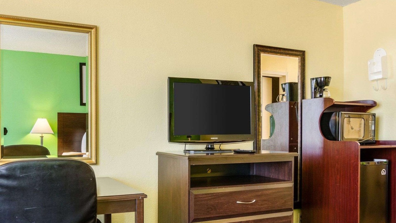 Photo of Bedroom in Liberal