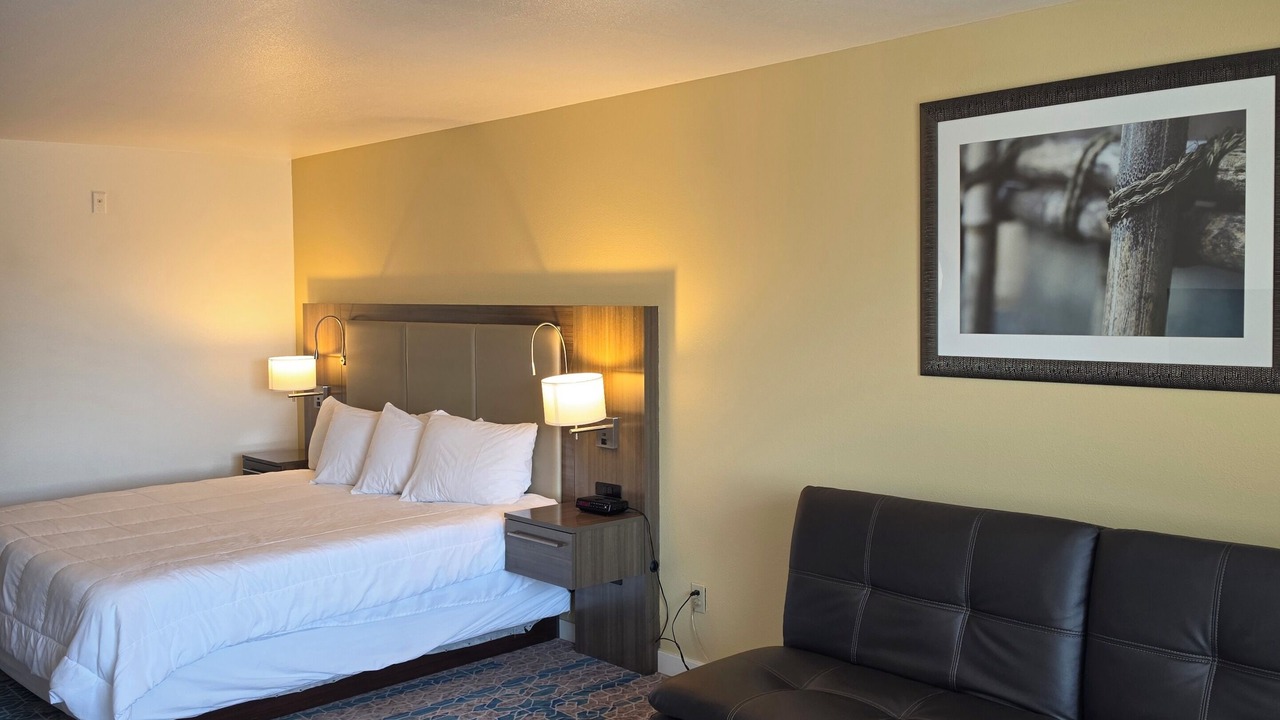 Photo of Bedroom in Omak