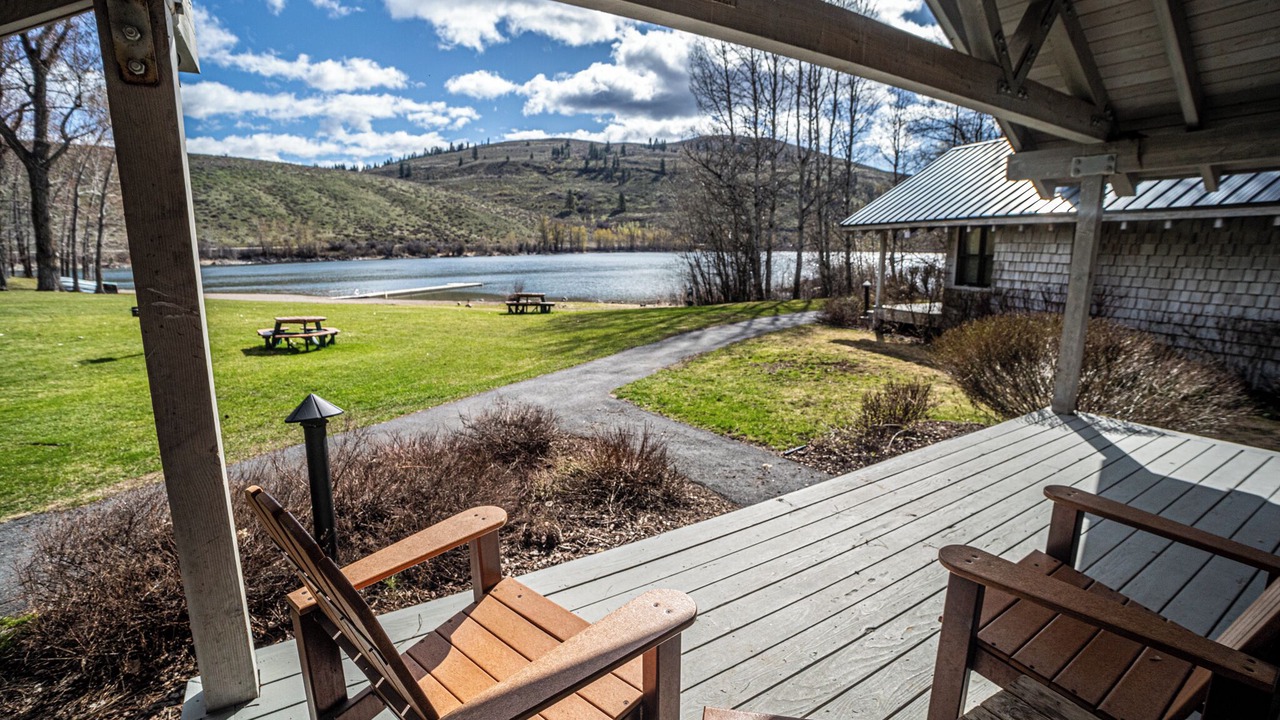 Photo of Patio Balcony in Winthrop