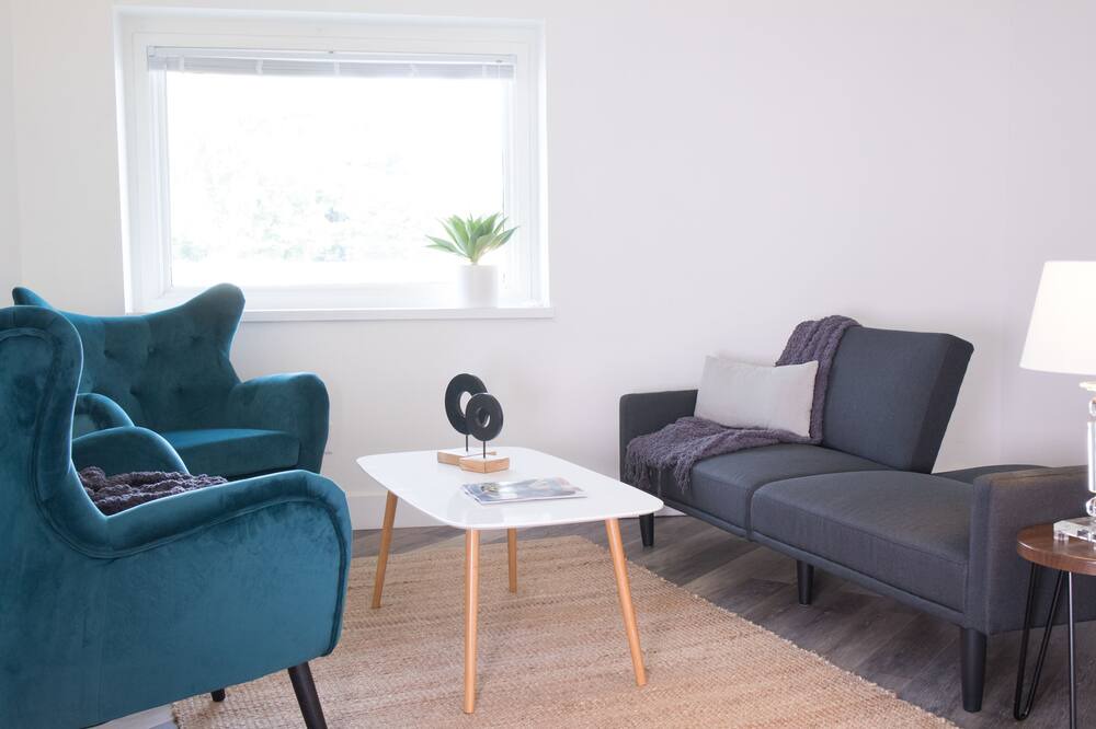 Photo of Livingroom in Windsor Heights