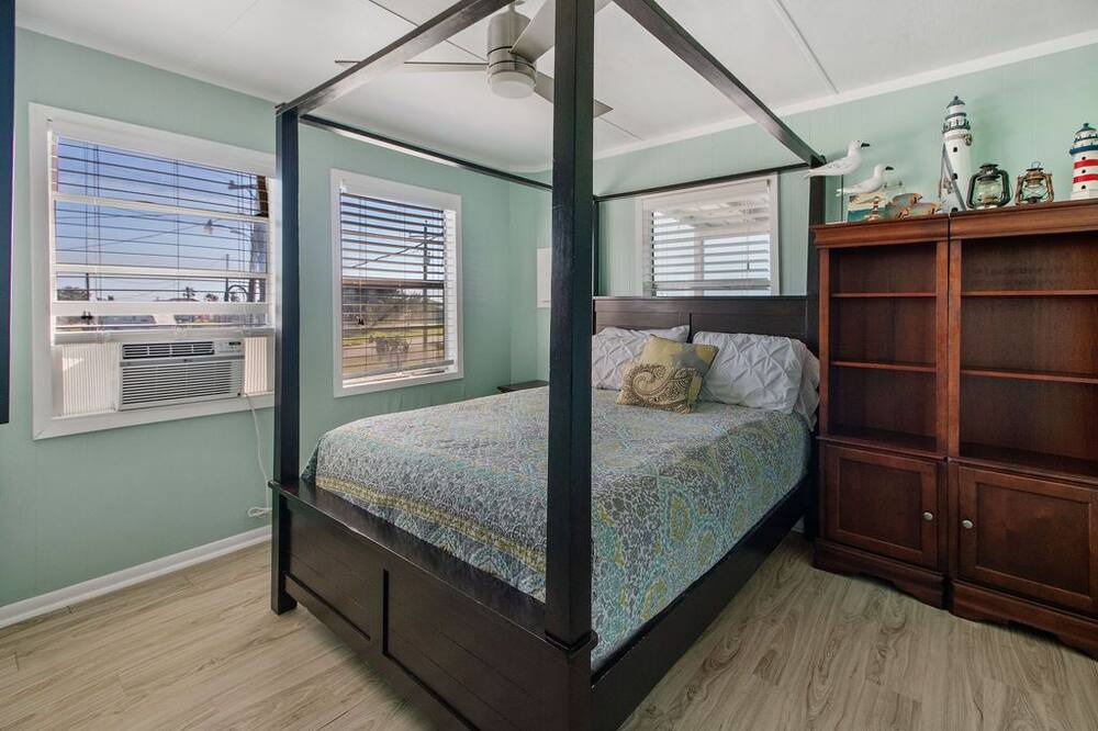 Photo of Bedroom in Cedar Lane
