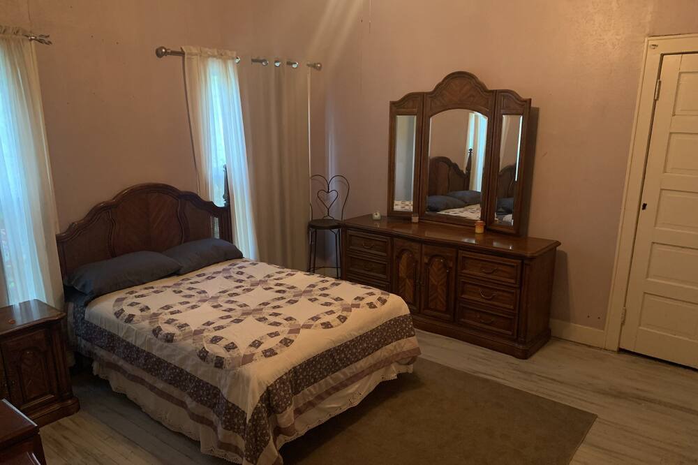 Photo of Bedroom in Roswell
