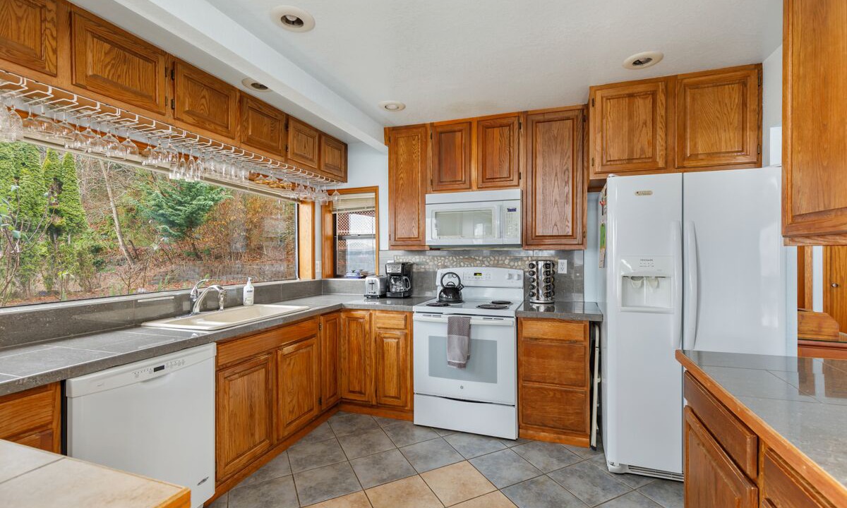 Photo of Kitchen in Brinnon
