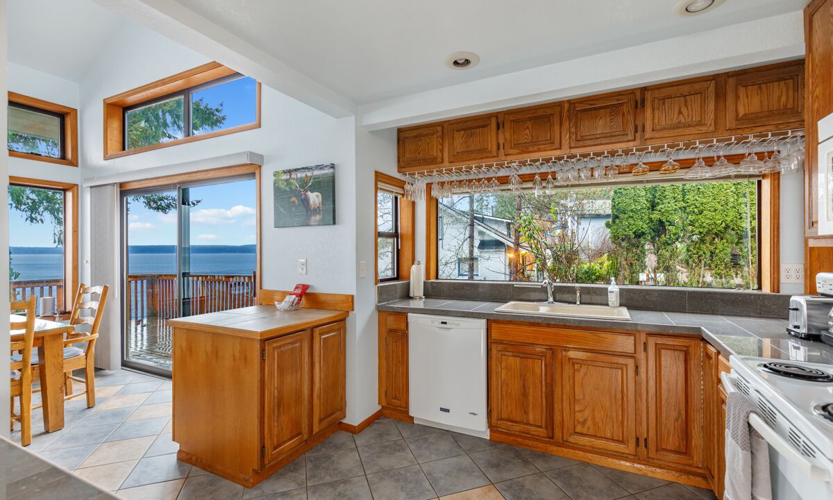Photo of Kitchen in Brinnon