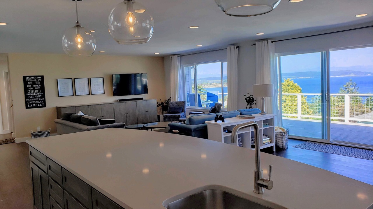Photo of Livingroom in Oak Harbor