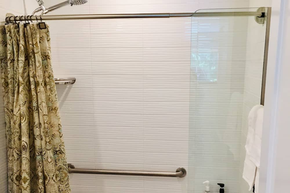 Photo of Bathroom in Martin Acres
