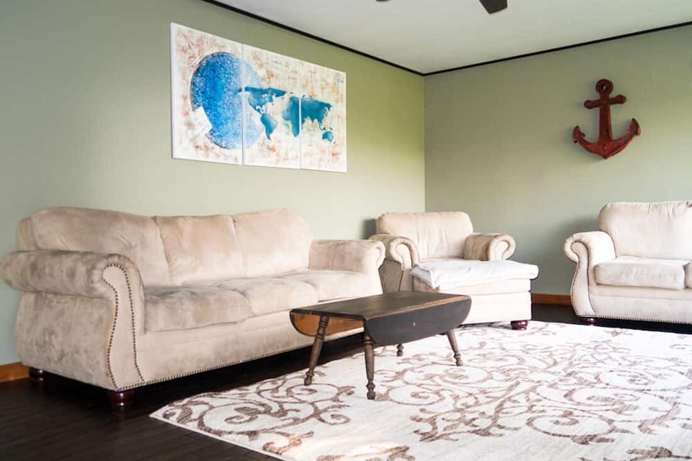 Photo of Livingroom in Astoria