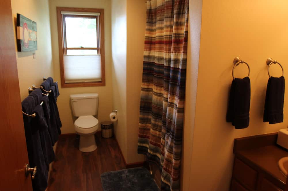 Photo of Bathroom in Troutman Park
