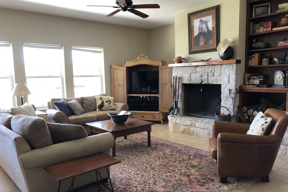 Photo of Bedroom in San Saba