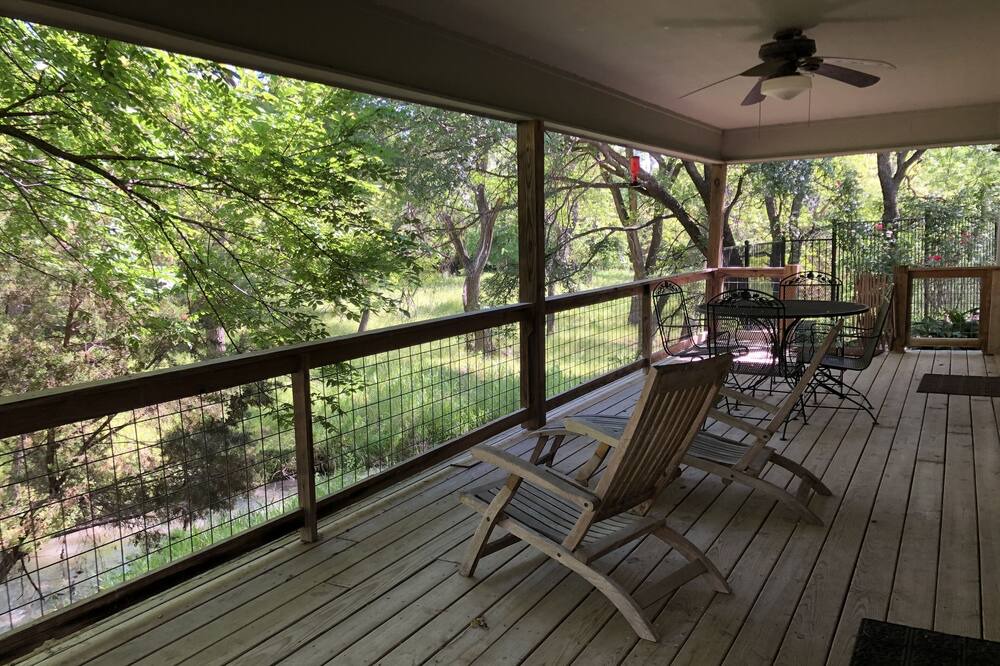 Photo of Patio Balcony in San Saba