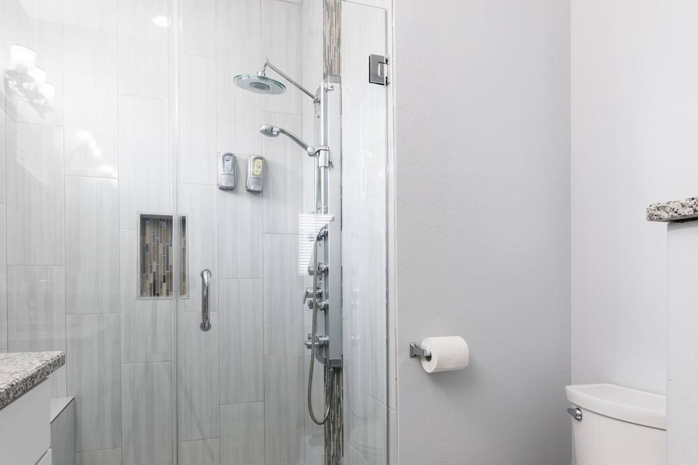 Photo of Bathroom in Kessler