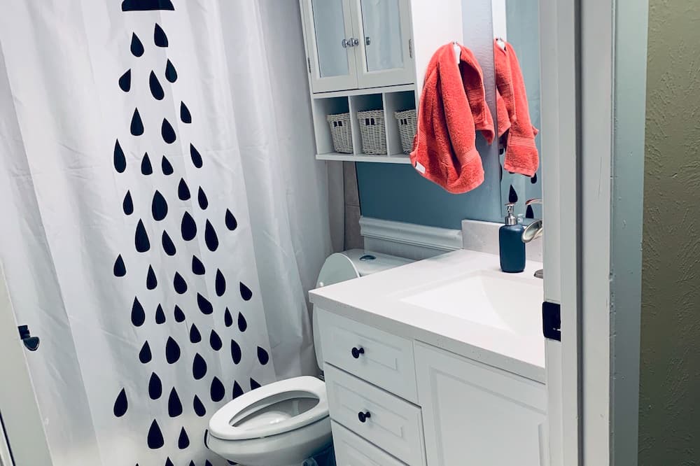 Photo of Bathroom in Walnut Grove