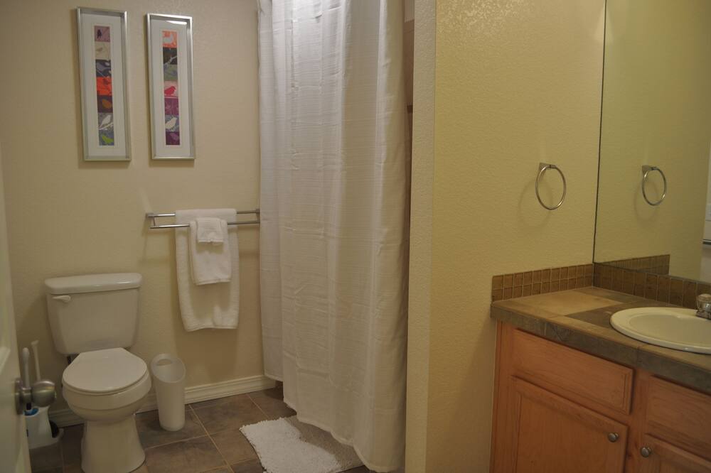 Photo of Bathroom in Side Hill