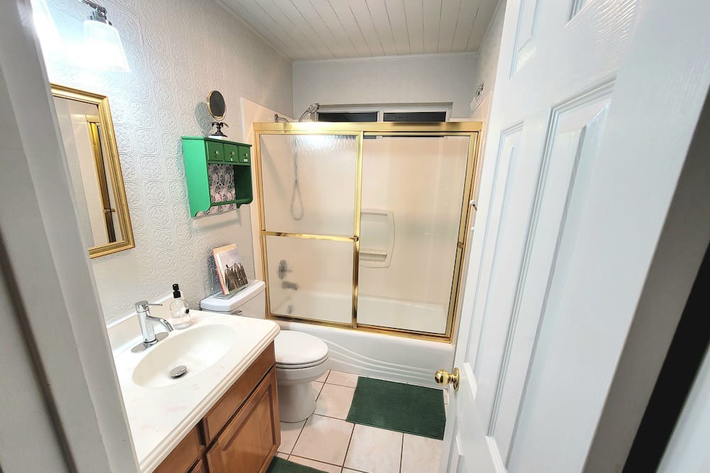 Photo of Bathroom in Woodway