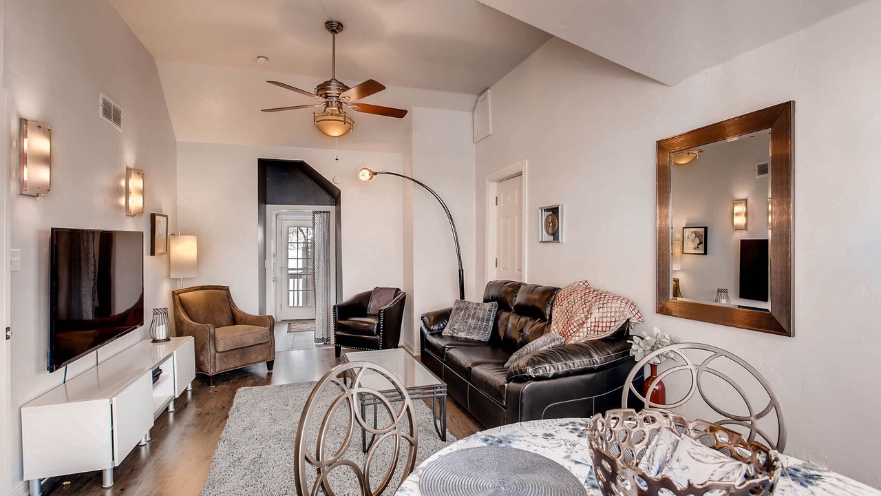 Photo of Livingroom in Old Town West