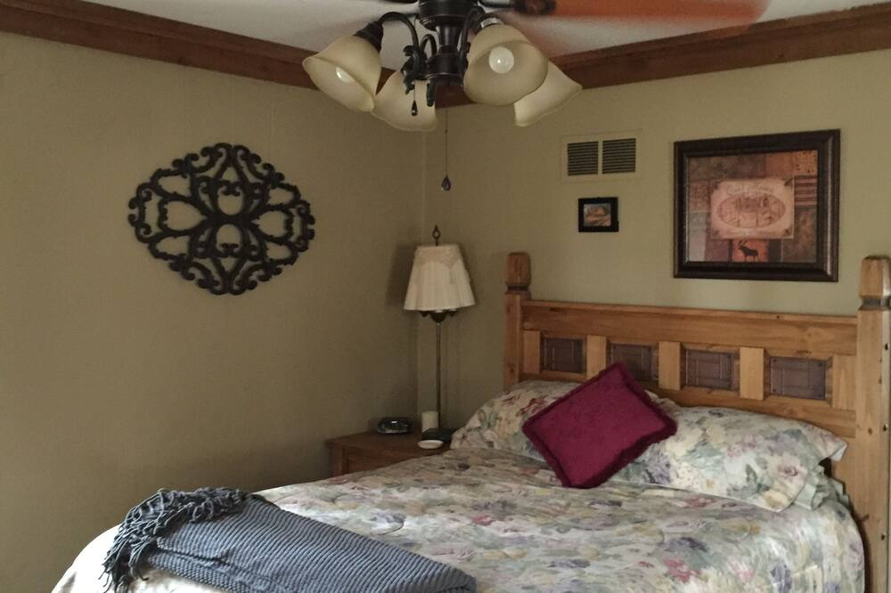 Photo of Bedroom in Lawrence