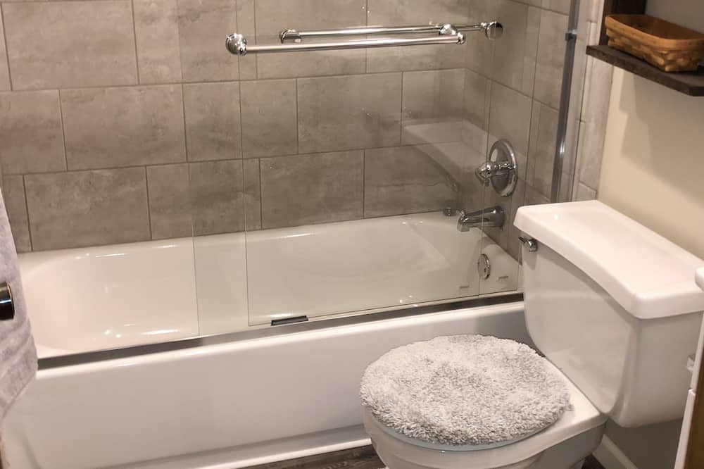 Photo of Bathroom in Edwardsville