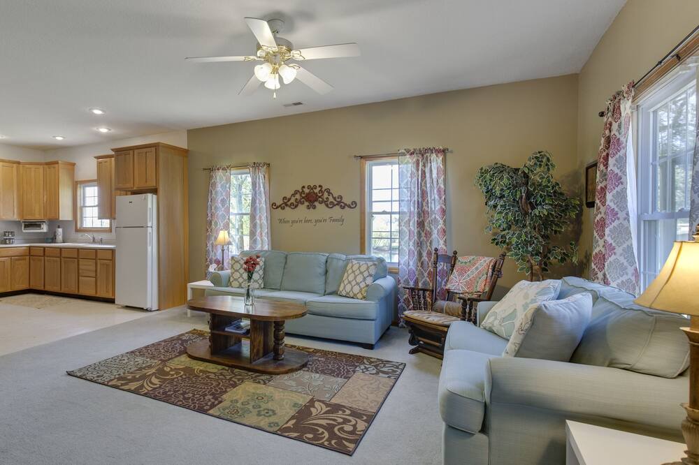 Photo of Livingroom in Hamilton