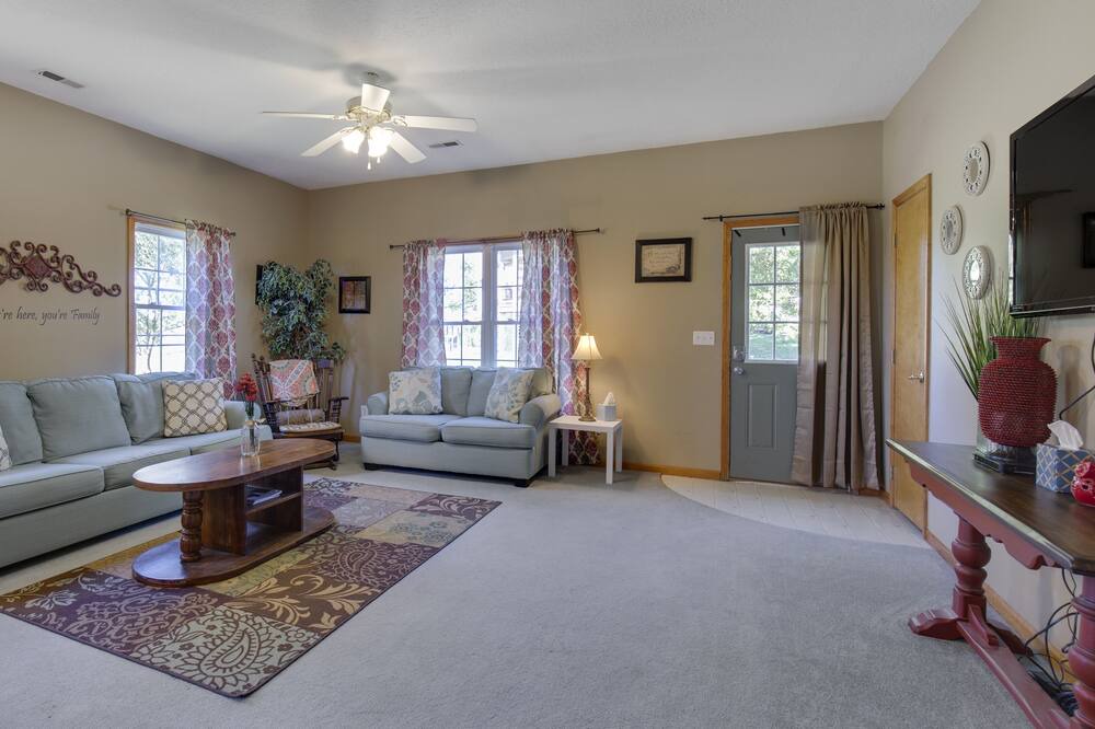 Photo of Livingroom in Hamilton