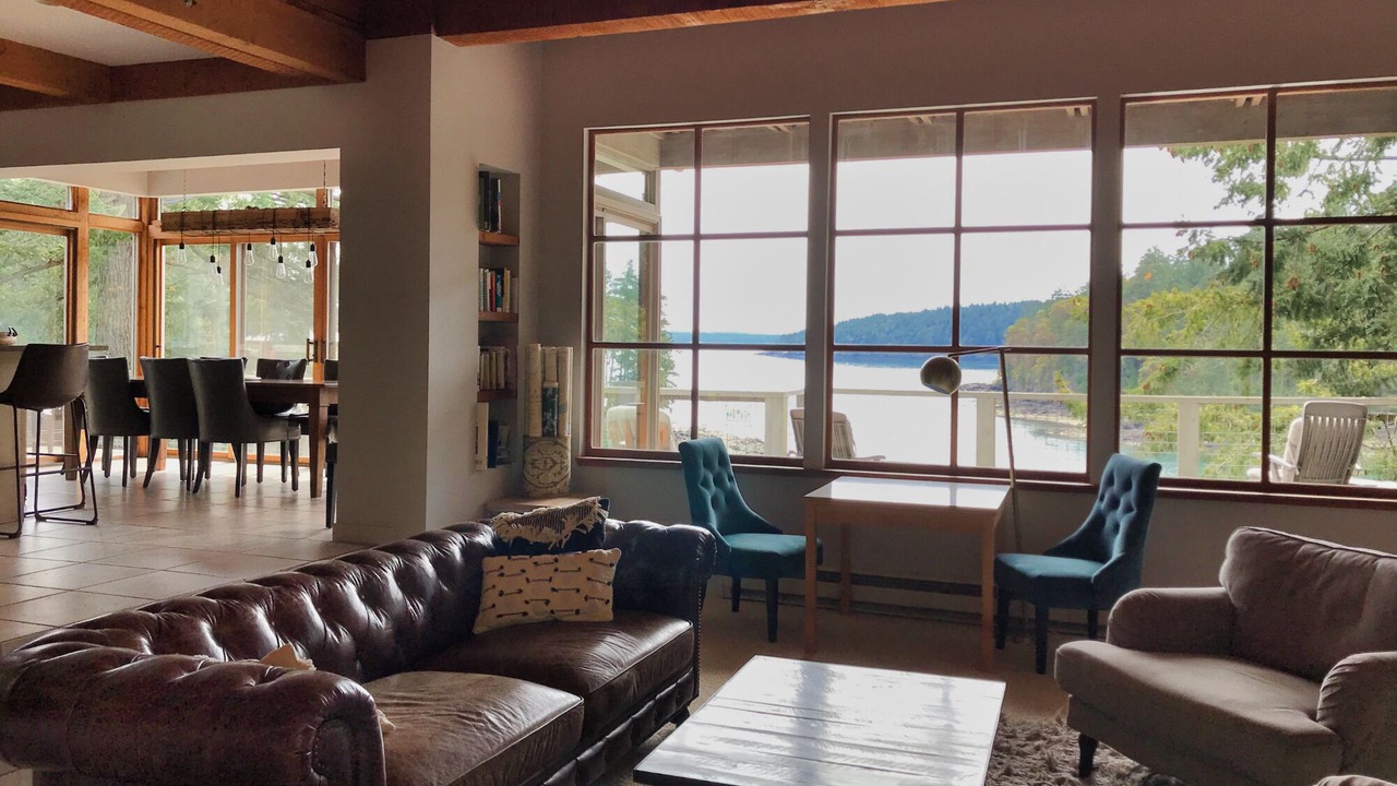 Photo of Livingroom in Eastsound