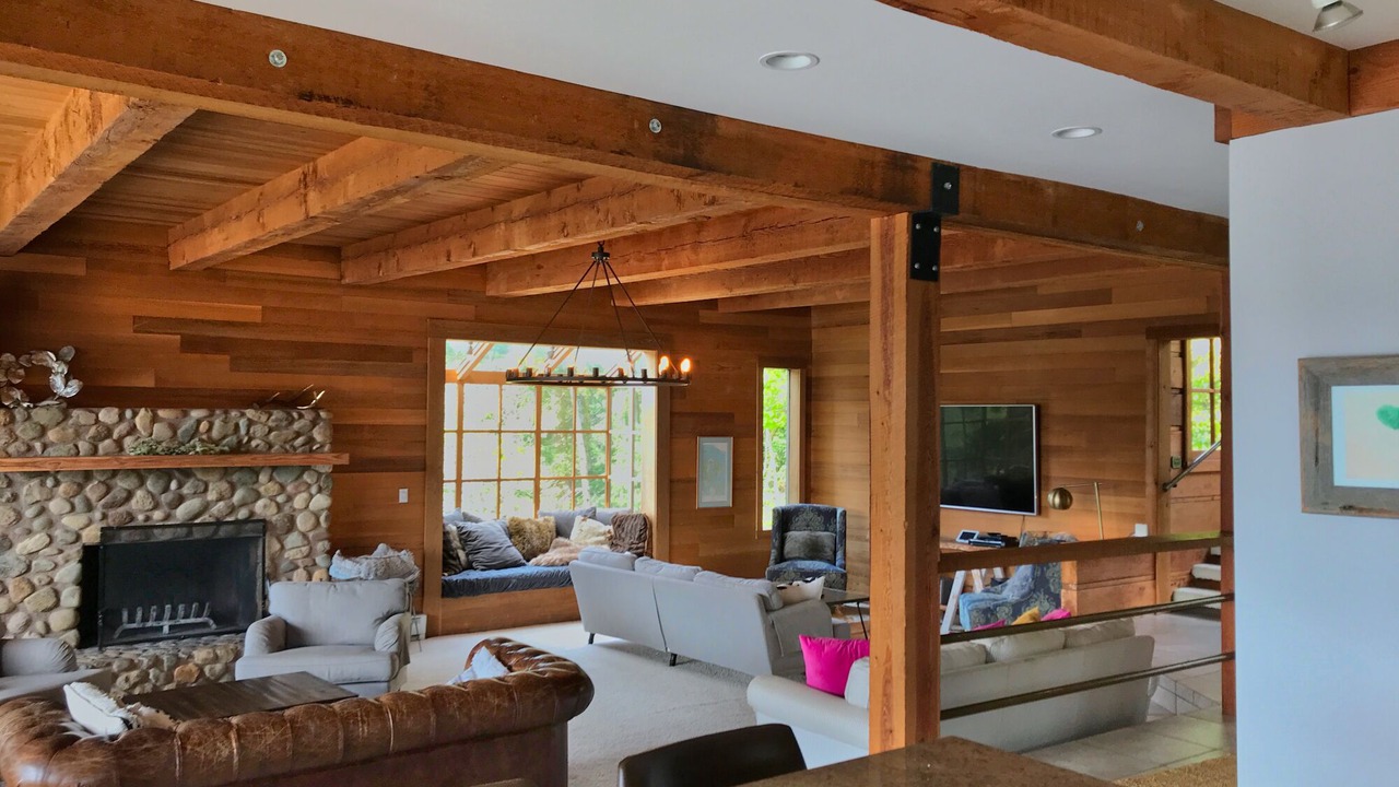 Photo of Livingroom in Eastsound