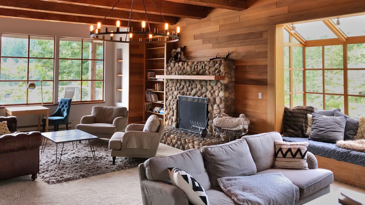 Photo of Livingroom in Eastsound