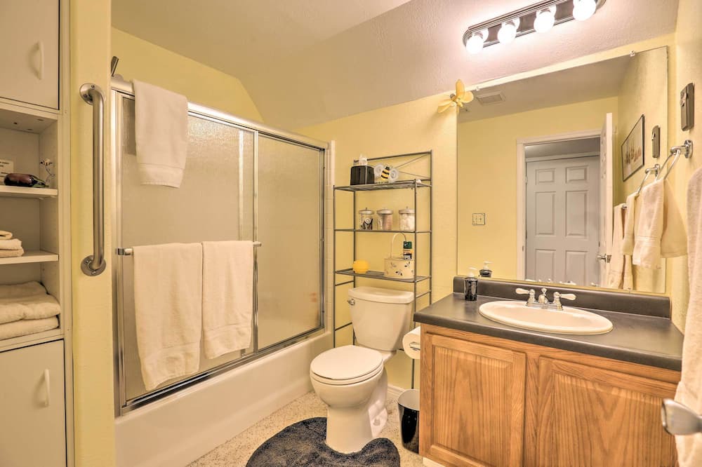 Photo of Bathroom in Columbine Valley
