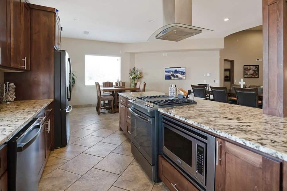 Photo of Kitchen in Los Lunas
