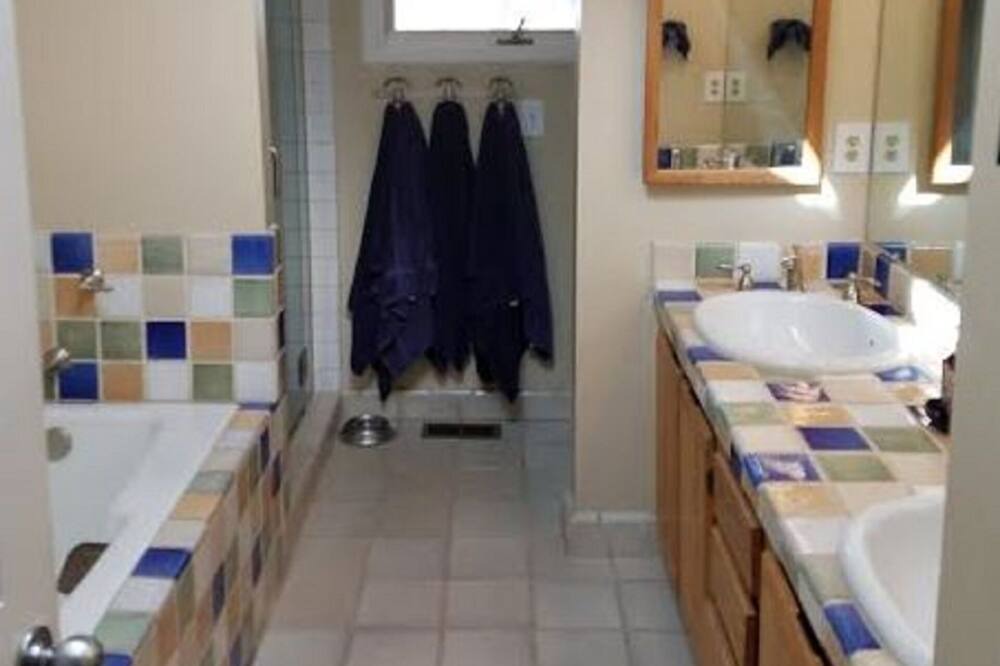 Photo of Bathroom in Cherry Creek