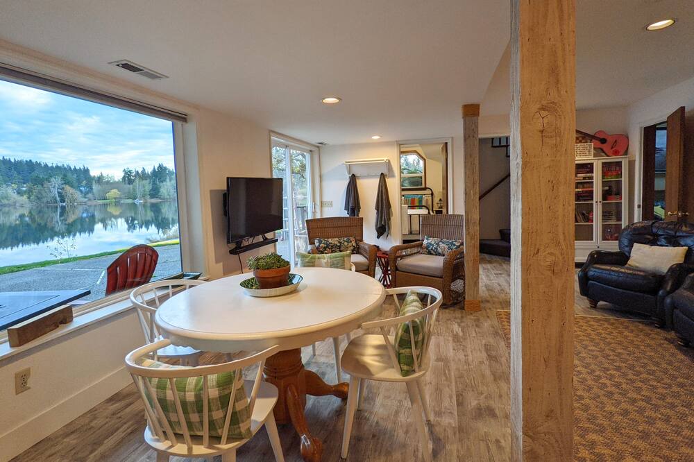 Photo of Livingroom in Clinton