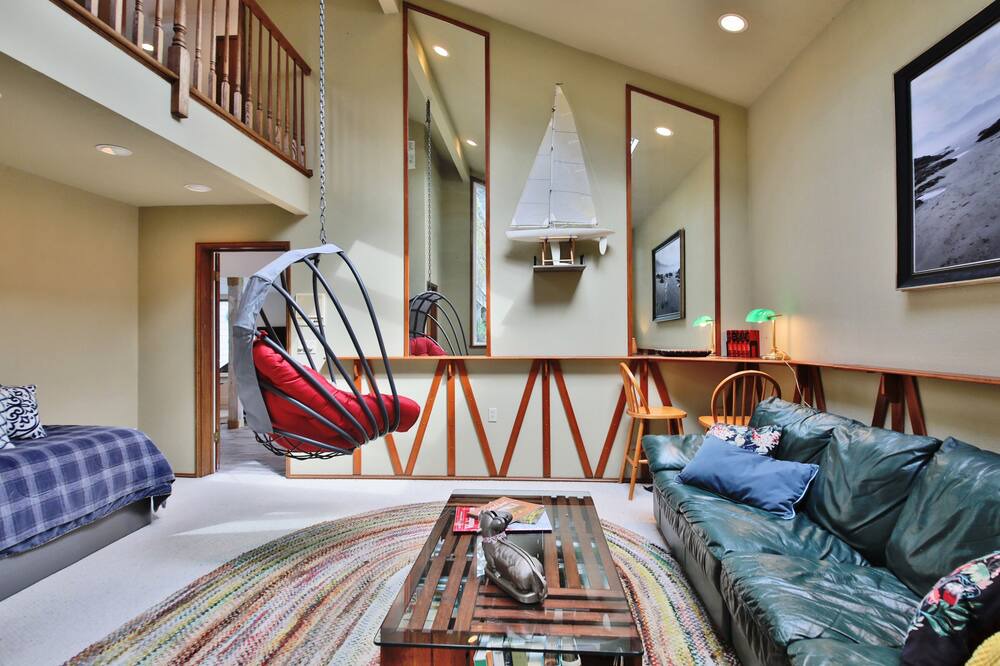 Photo of Bedroom in Clinton