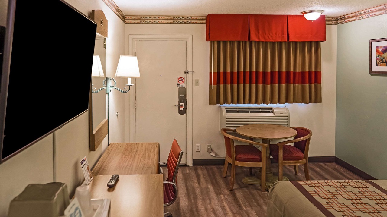 Photo of Bedroom in Huning Highland Historic District