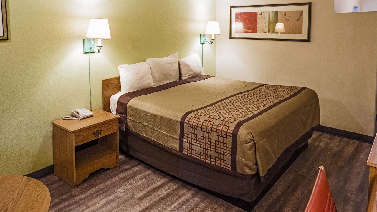 Photo of Bedroom in Huning Highland Historic District