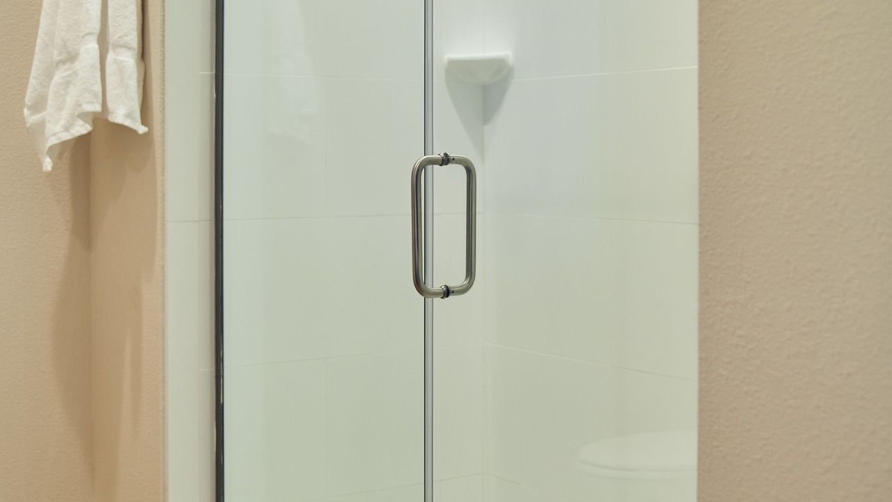 Photo of Bathroom in Sunland Park