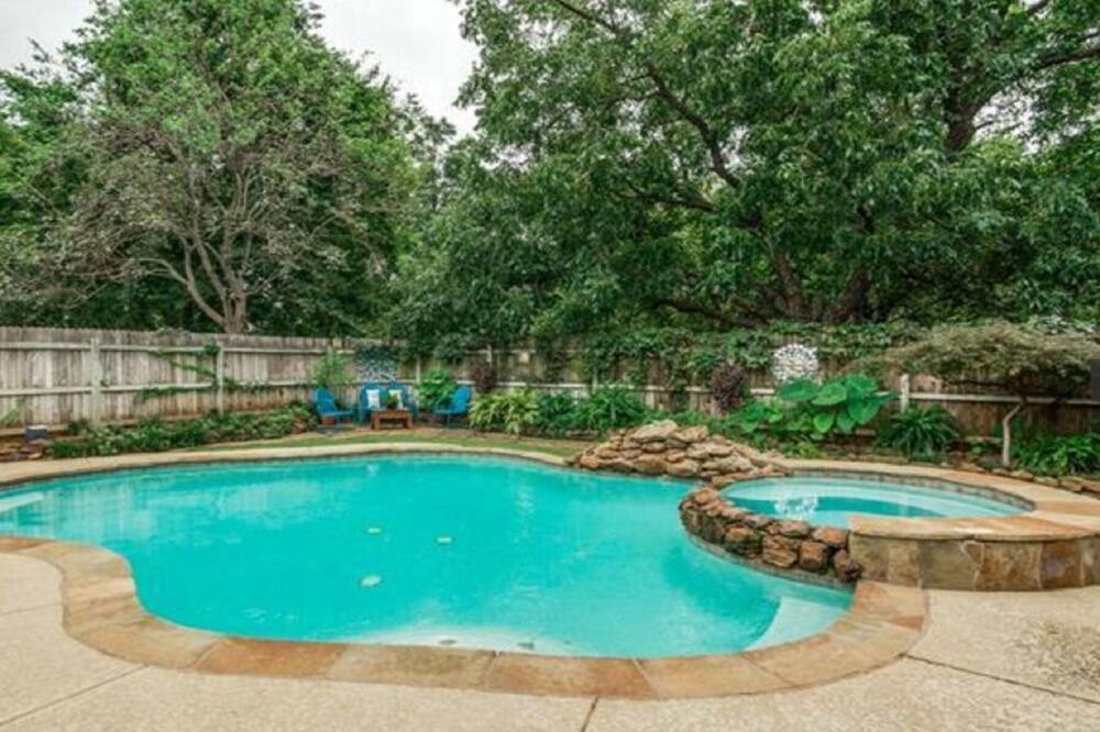 Photo of Outdoor in Grapevine