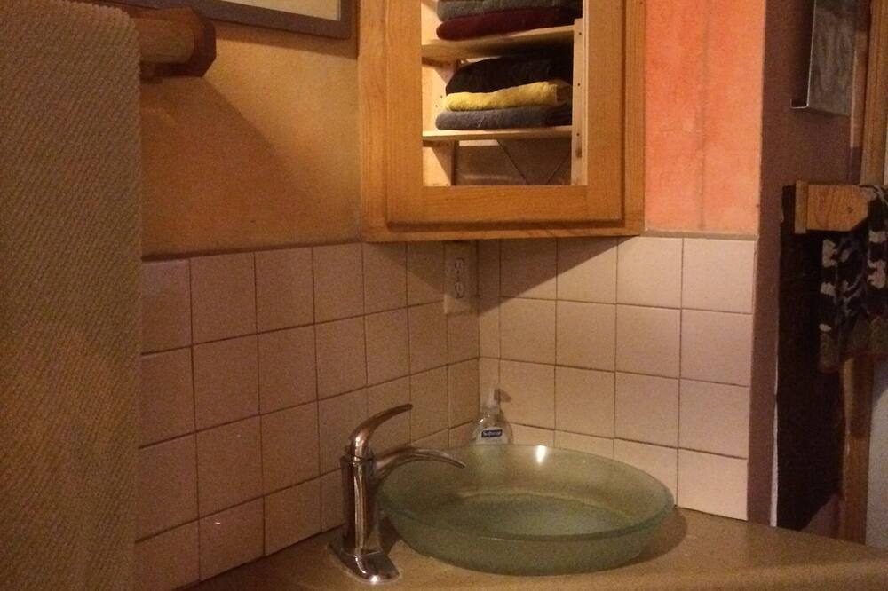 Photo of Bathroom in Bernalillo