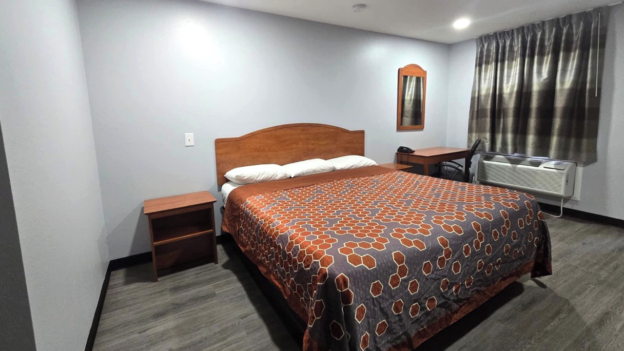 Photo of Bedroom in Checotah