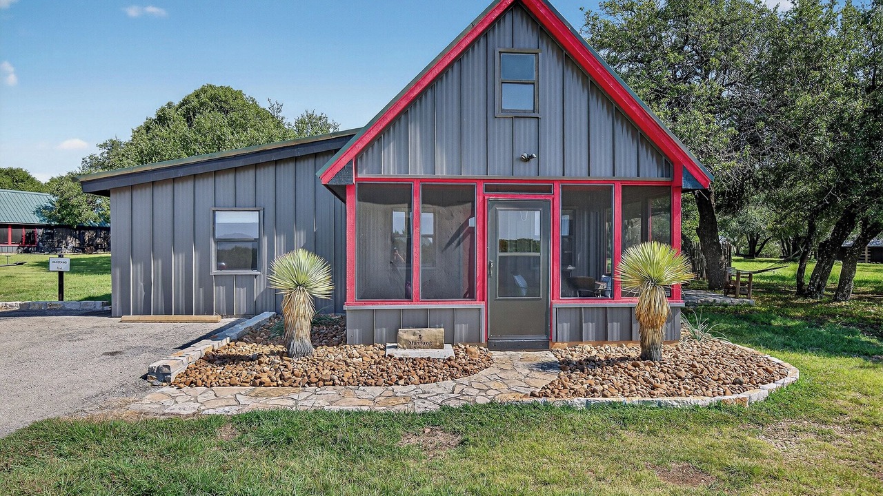 Photo of Bedroom in Glen Rose