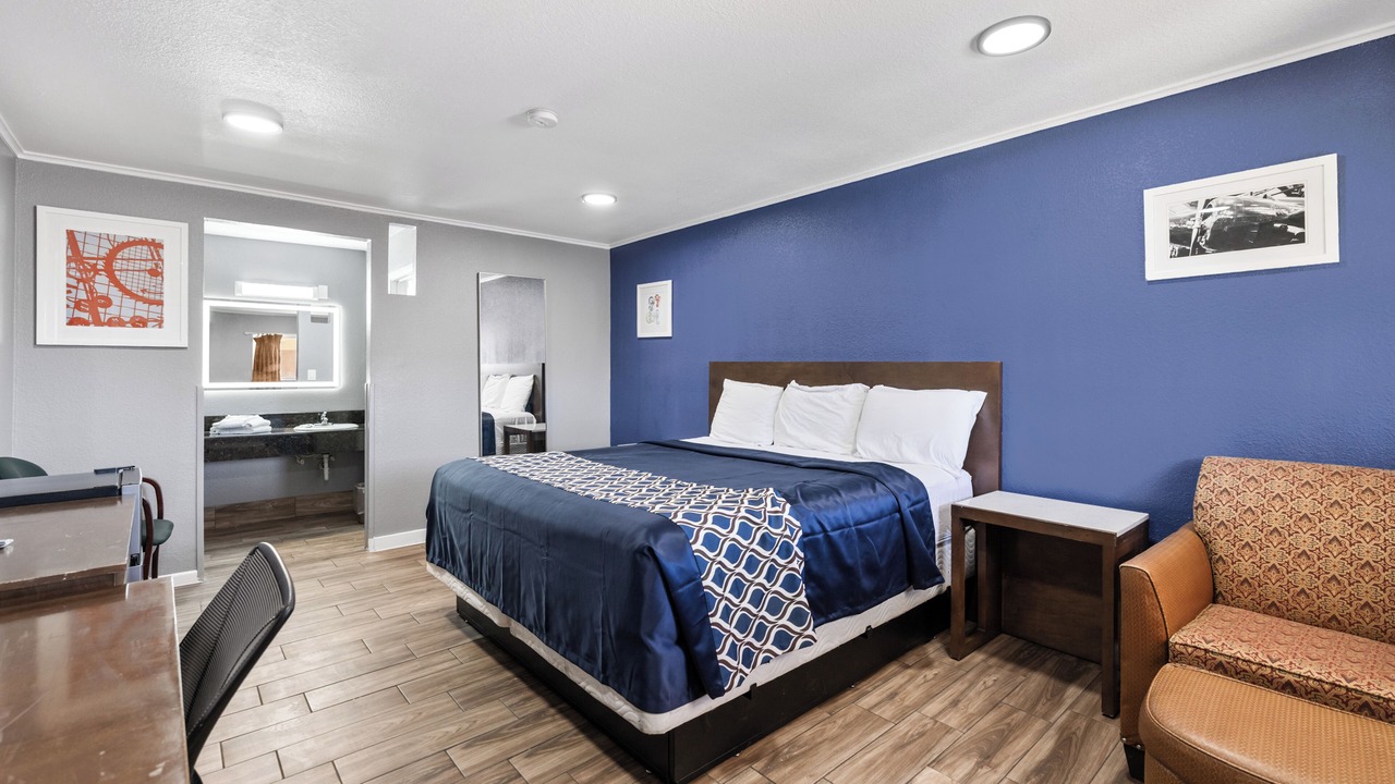 Photo of Bedroom in Cleburne