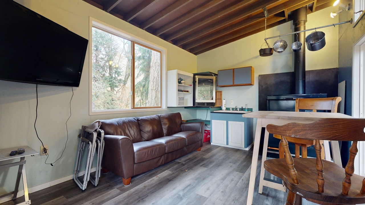 Photo of Livingroom in Hansville