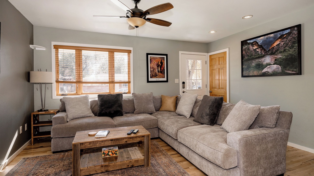 Photo of Livingroom in Hanna Farm Neighbors