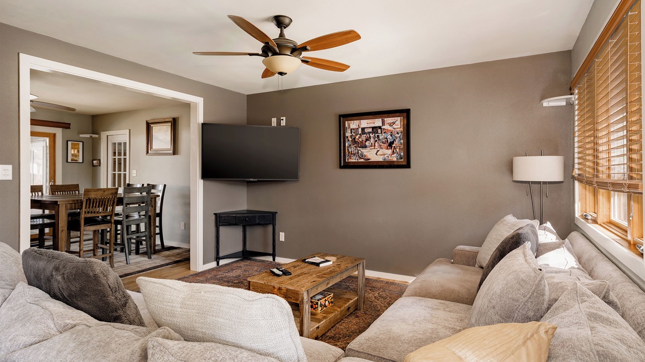 Photo of Livingroom in Hanna Farm Neighbors