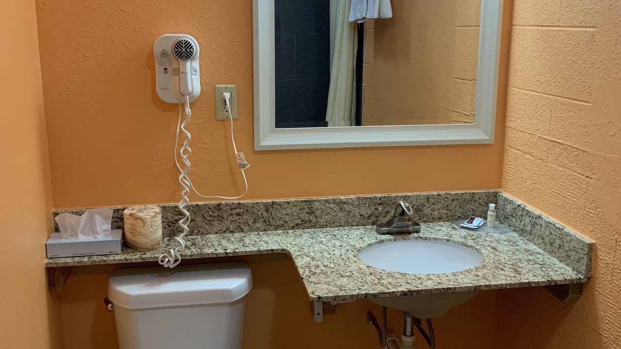Photo of Bedroom in Oberlin
