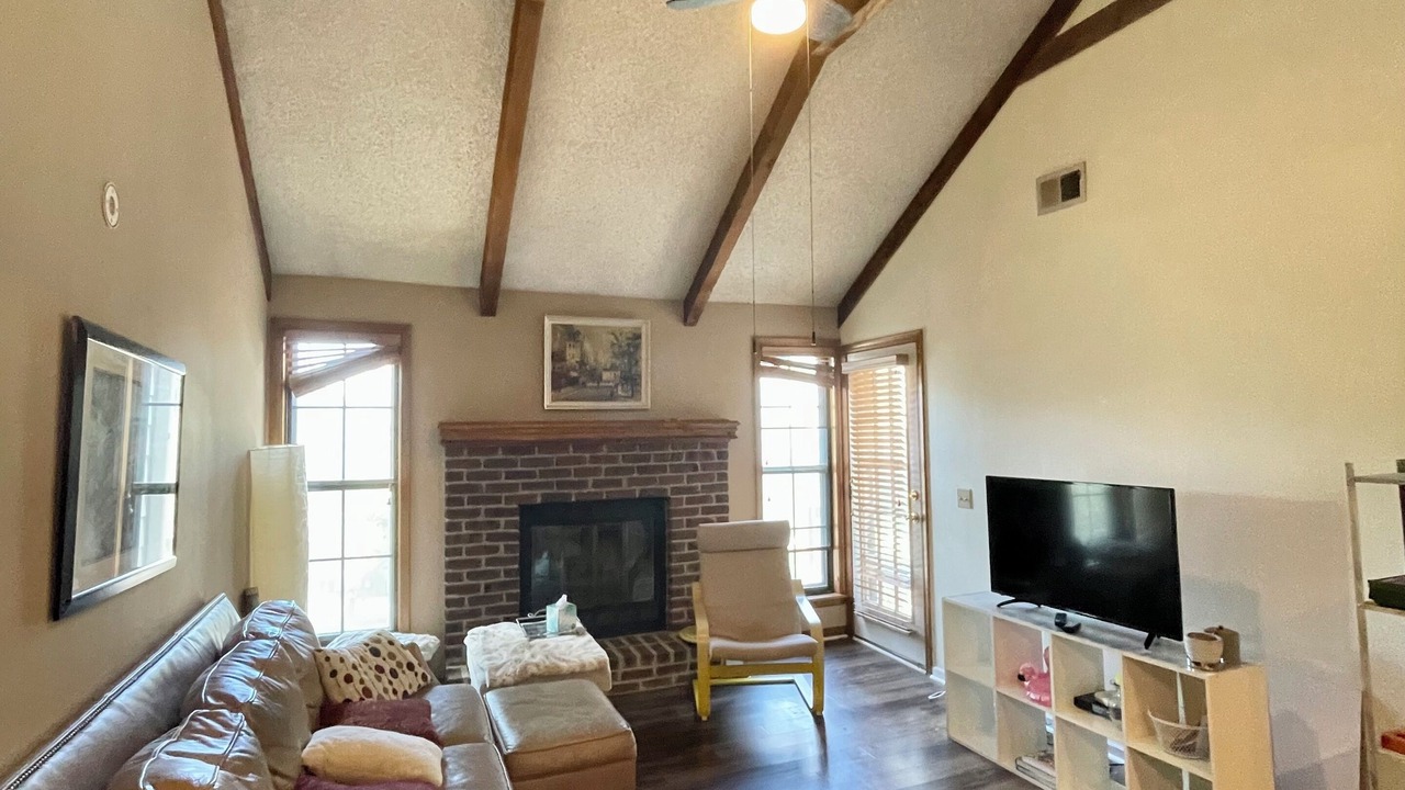 Photo of Livingroom in Shawnee