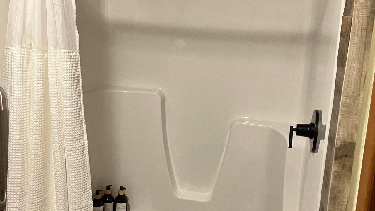 Photo of Bathroom in Wa Keeney