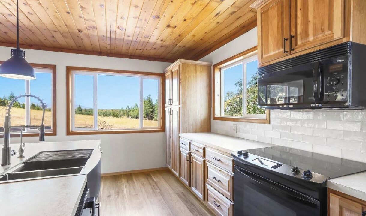 Photo of Kitchen in Wasco County