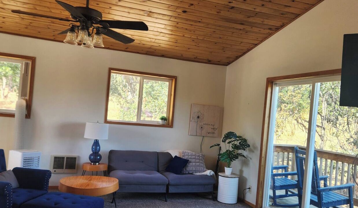 Photo of Livingroom in Wasco County