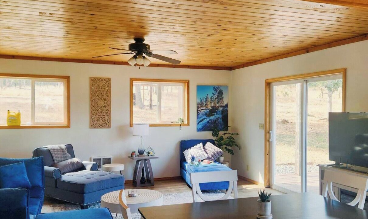 Photo of Livingroom in Wasco County