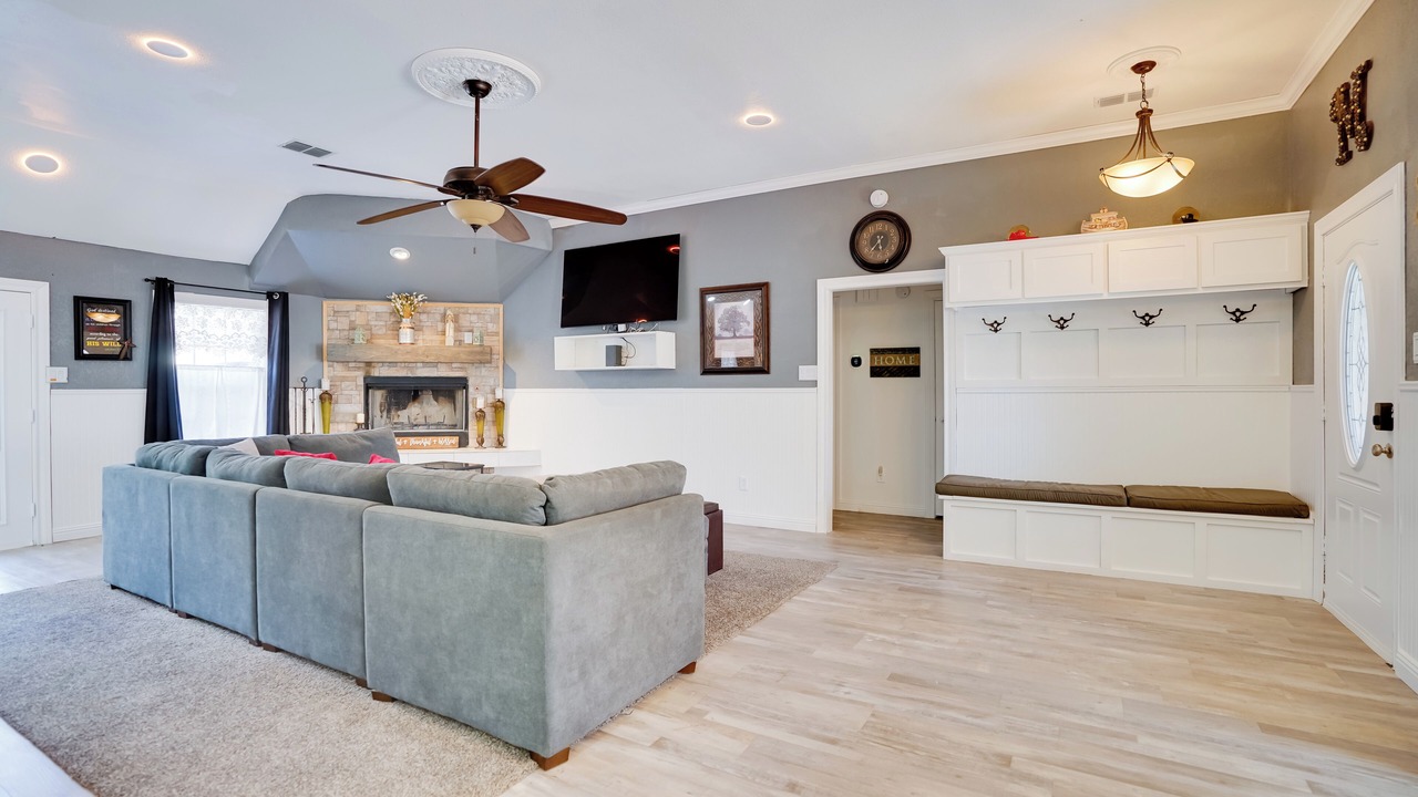 Photo of Livingroom in Ransom Canyon