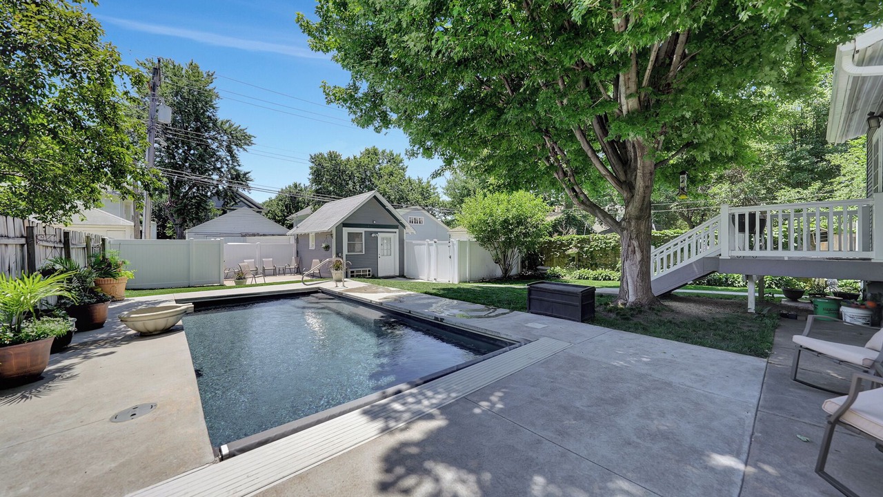 Photo of Outdoor in Near South
